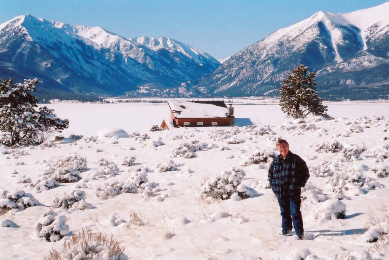 Twin Lakes home in snow